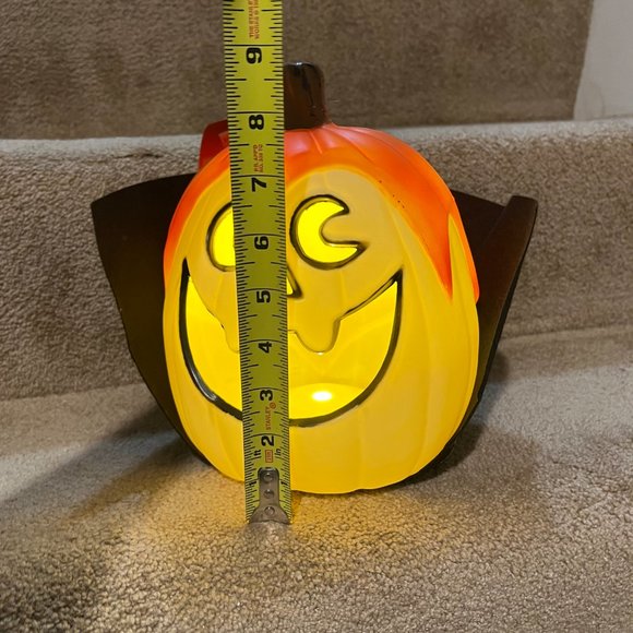 Hyde & Eek Boutique Lit Pumpkin Dracula Vampire Style Operated Indoor/Outdoor - Picture 3 of 3